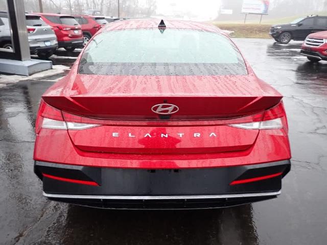 2024 Hyundai ELANTRA Vehicle Photo in ZELIENOPLE, PA 16063-2910