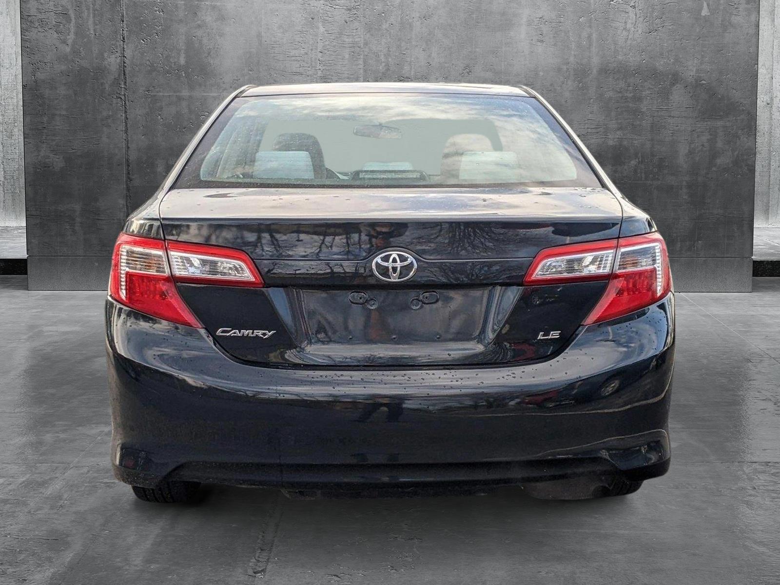 2013 Toyota Camry Vehicle Photo in TIMONIUM, MD 21093-2300