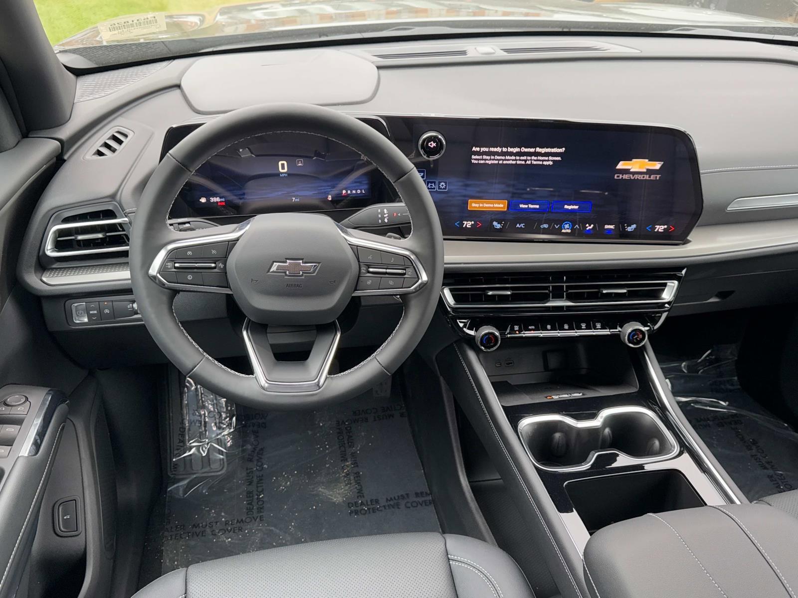 2025 Chevrolet Traverse Vehicle Photo in LOS ANGELES, CA 90007-3794