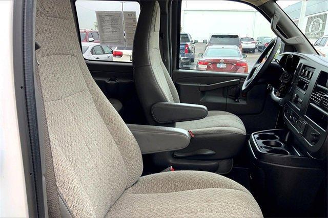 2021 Chevrolet Express Passenger 3500 Vehicle Photo in TOPEKA, KS 66609-0000
