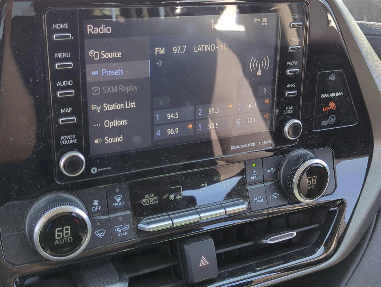2020 Toyota Highlander Vehicle Photo in Ft. Myers, FL 33907