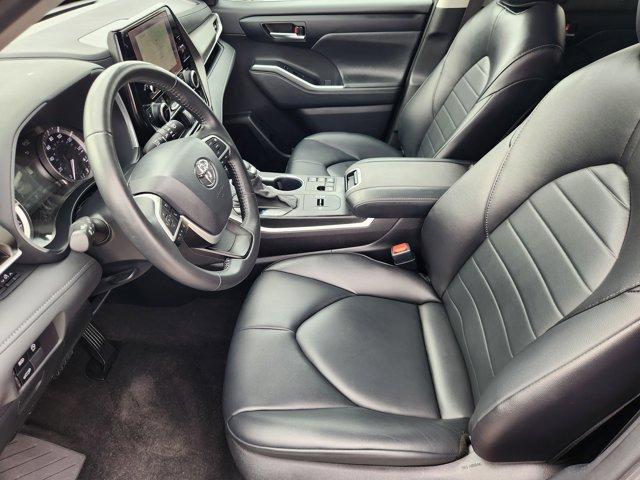 2024 Toyota Highlander Vehicle Photo in SUGAR LAND, TX 77478-0000