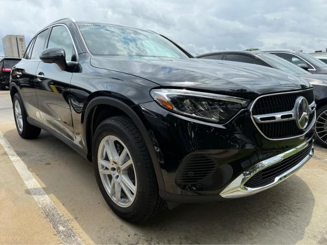2025 Mercedes-Benz GLC Vehicle Photo in HOUSTON, TX 77079