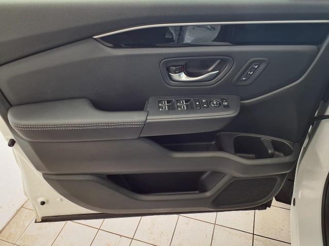 2025 Honda Pilot Vehicle Photo in Oshkosh, WI 54904