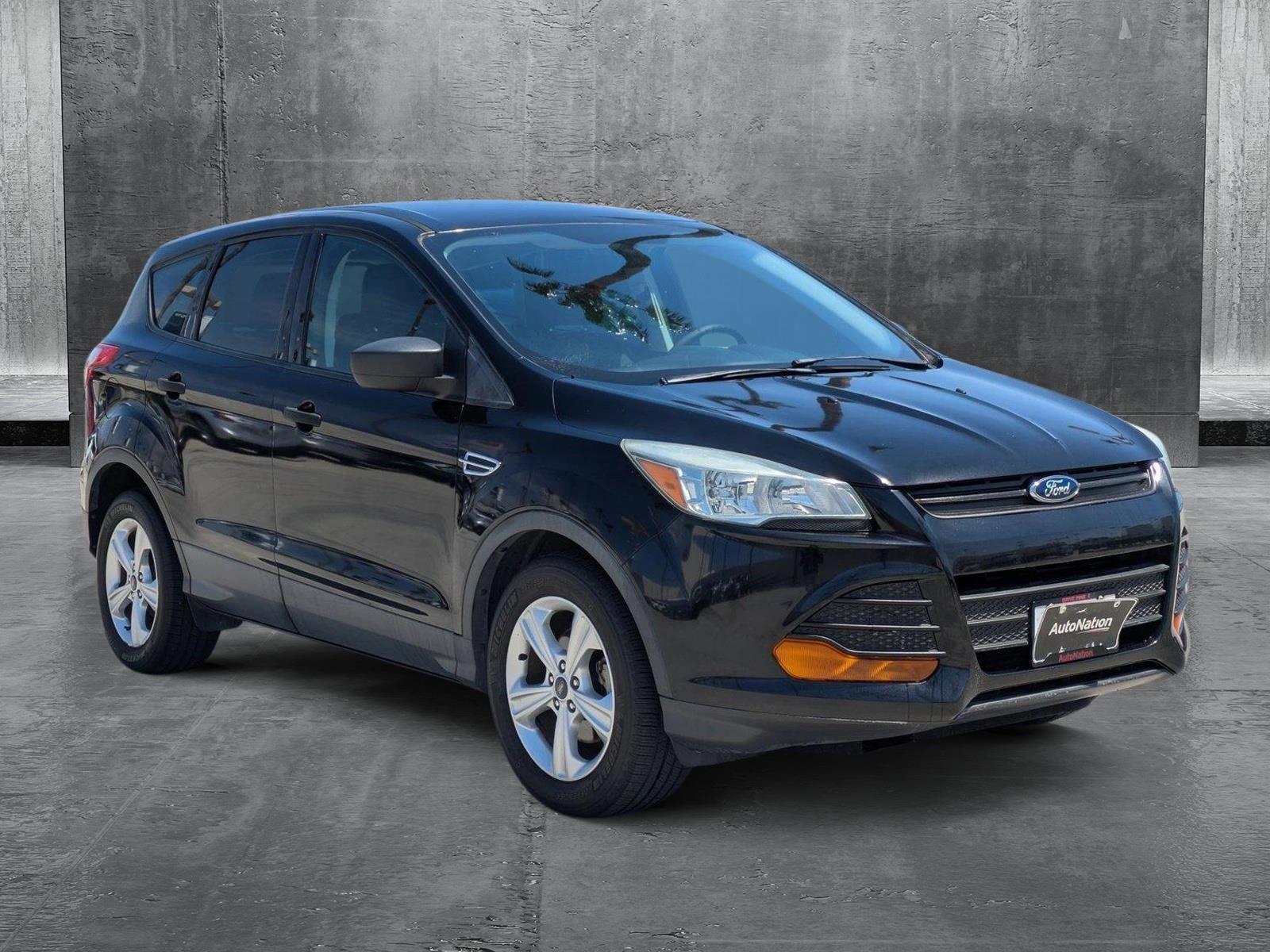 2016 Ford Escape Vehicle Photo in Tustin, CA 92782