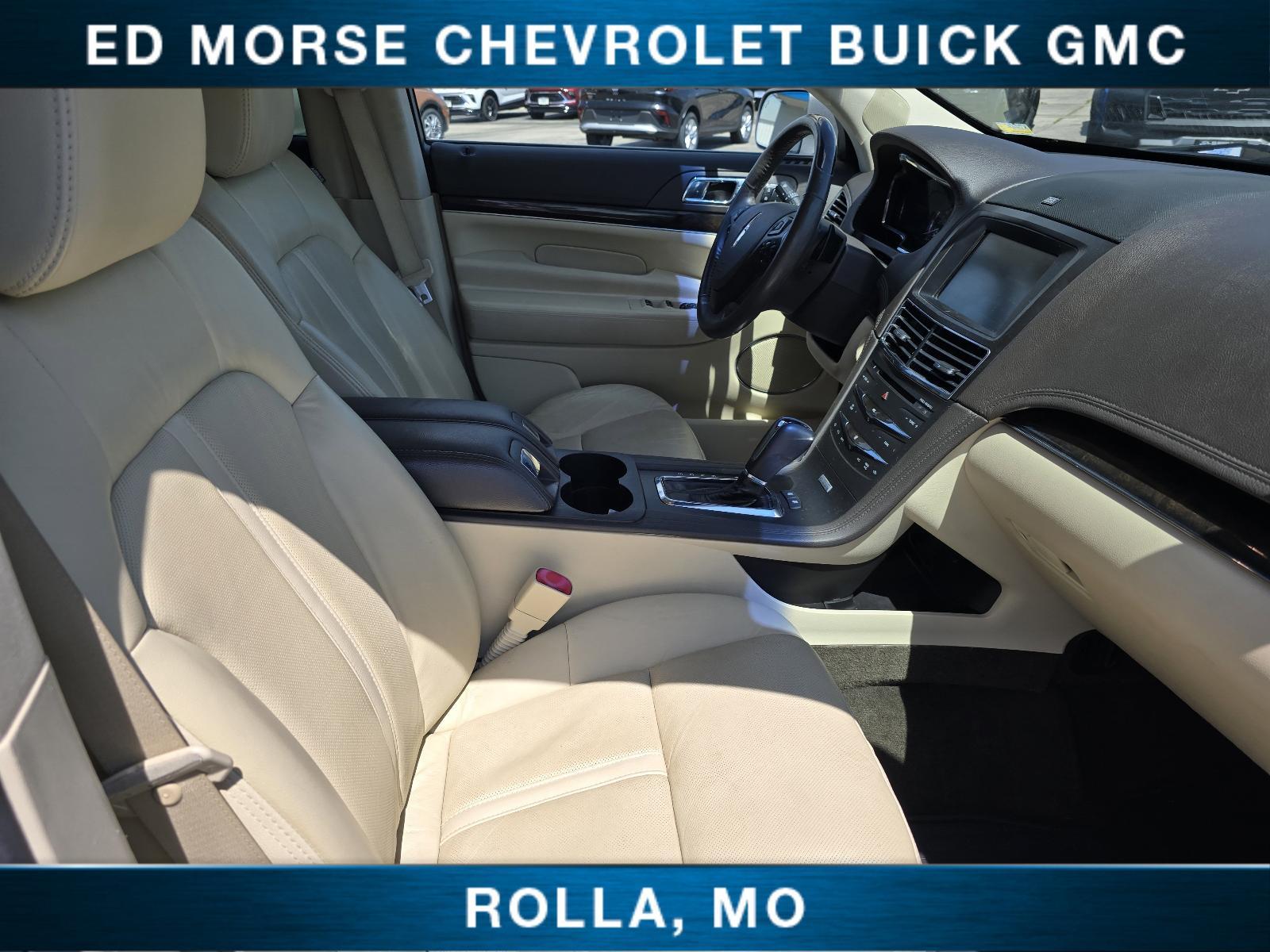 2014 Lincoln MKT Vehicle Photo in Rolla, MO 65401