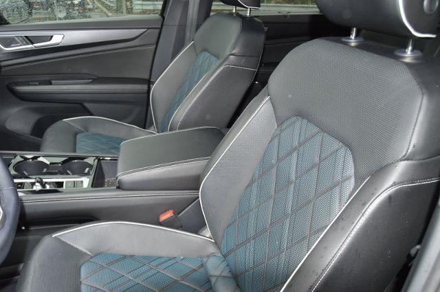 2024 Volkswagen Atlas Cross Sport Vehicle Photo in Houston, TX 77090