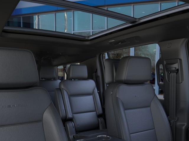 2025 GMC Yukon XL Vehicle Photo in OSHKOSH, WI 54904-7811