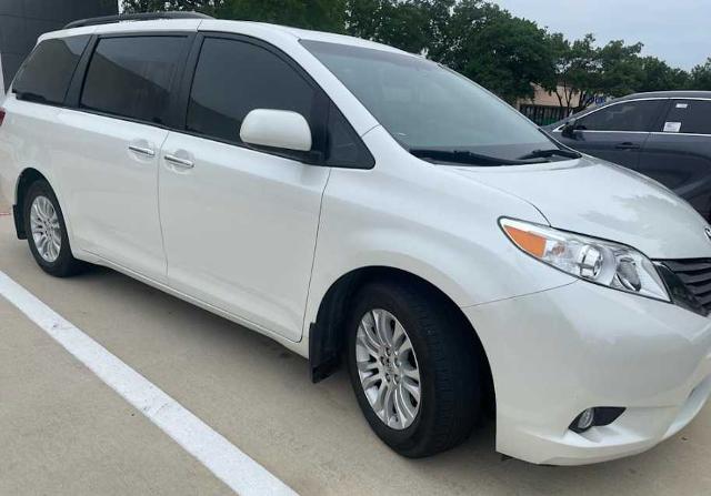 2016 Toyota Sienna Vehicle Photo in FORT WORTH, TX 76132