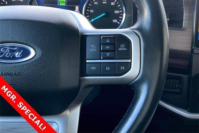 2022 Ford Expedition Vehicle Photo in TOPEKA, KS 66609-0000