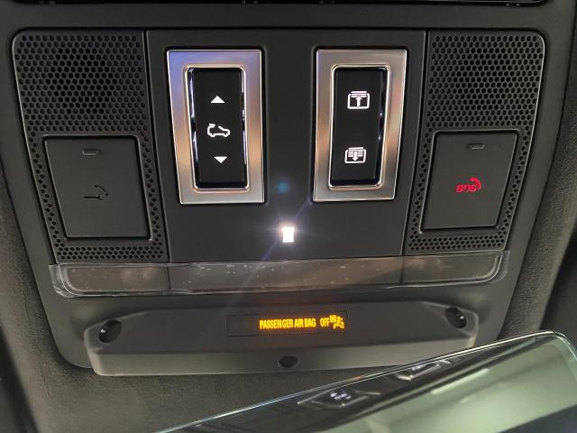 2025 Defender Vehicle Photo in Appleton, WI 54913