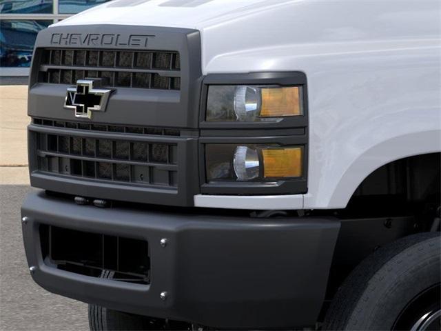 2025 Chevrolet Silverado Chassis Cab Vehicle Photo in ENGLEWOOD, CO 80113-6708