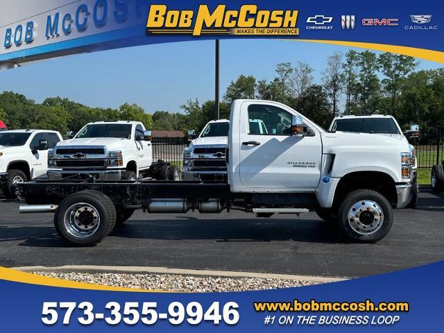 2024 Chevrolet Silverado 5500 HD Vehicle Photo in COLUMBIA, MO 65203-3903