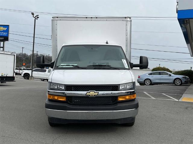 2023 Chevrolet Express Cutaway 3500 Vehicle Photo in ALCOA, TN 37701-3235