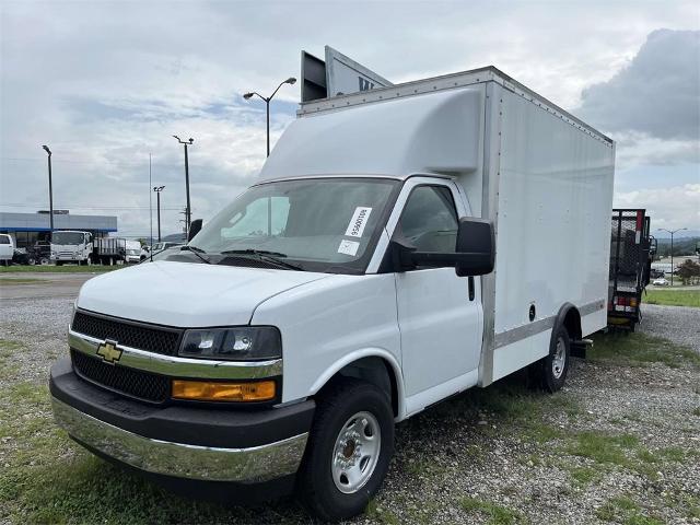 2024 Chevrolet Express Cutaway 3500 Vehicle Photo in ALCOA, TN 37701-3235