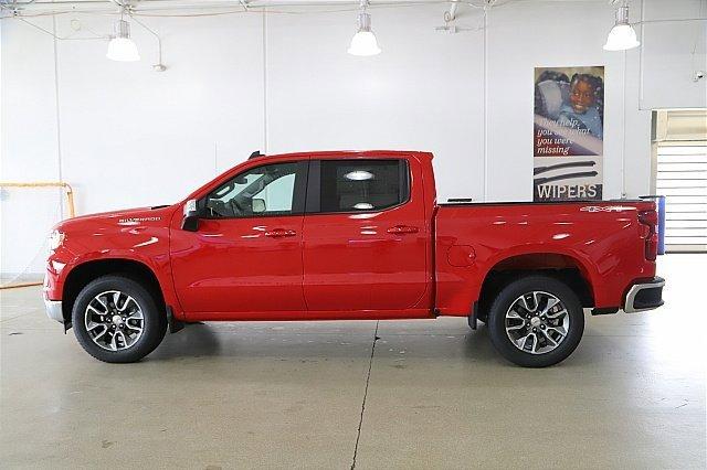 2024 Chevrolet Silverado 1500 Vehicle Photo in MEDINA, OH 44256-9001