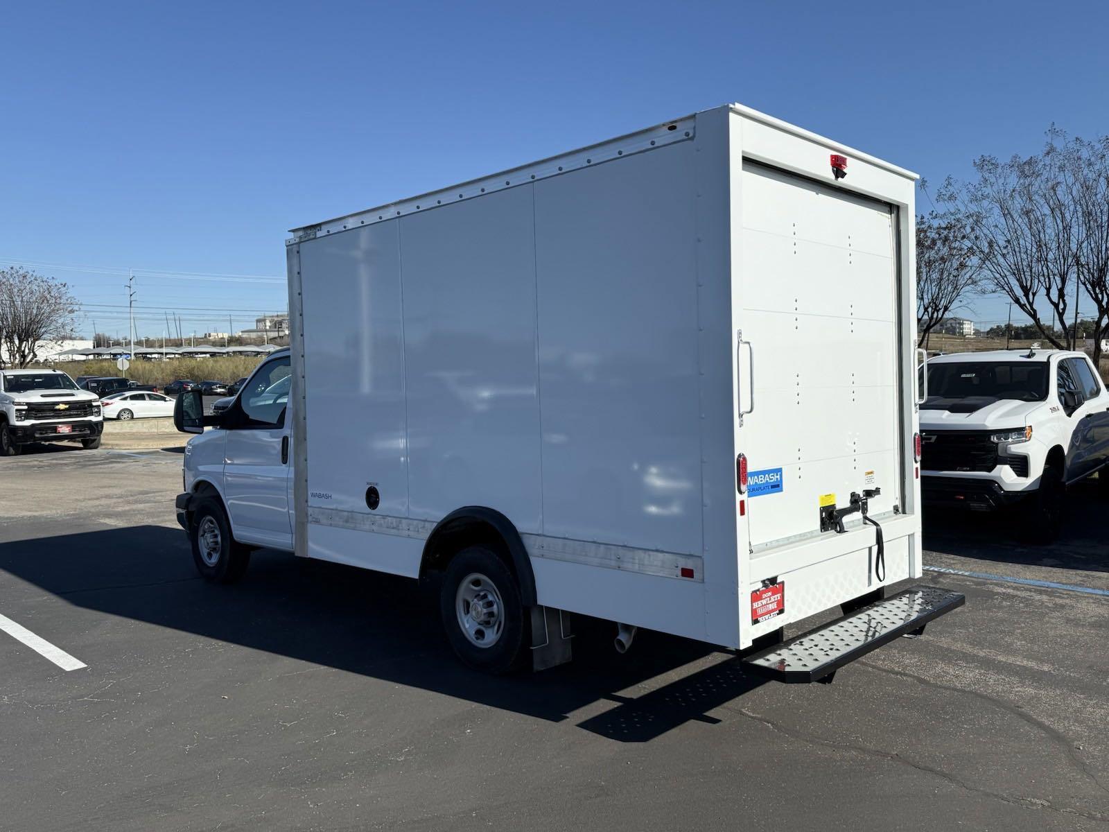 2024 Chevrolet Express Cutaway 3500 Vehicle Photo in GEORGETOWN, TX 78626-7508