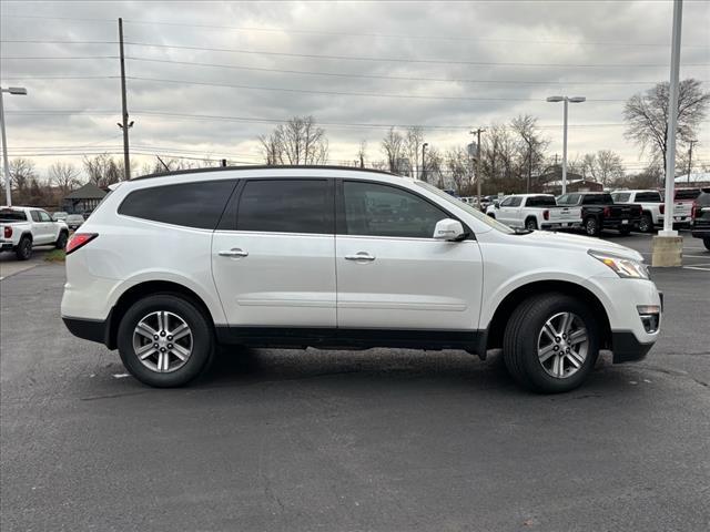 Used 2017 Chevrolet Traverse 2LT with VIN 1GNKRHKD7HJ182919 for sale in Columbia, IL