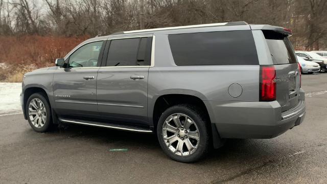 2019 Chevrolet Suburban Vehicle Photo in MOON TOWNSHIP, PA 15108-2571