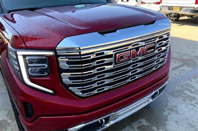 2022 GMC Sierra 1500 Vehicle Photo in TOPEKA, KS 66609-0000