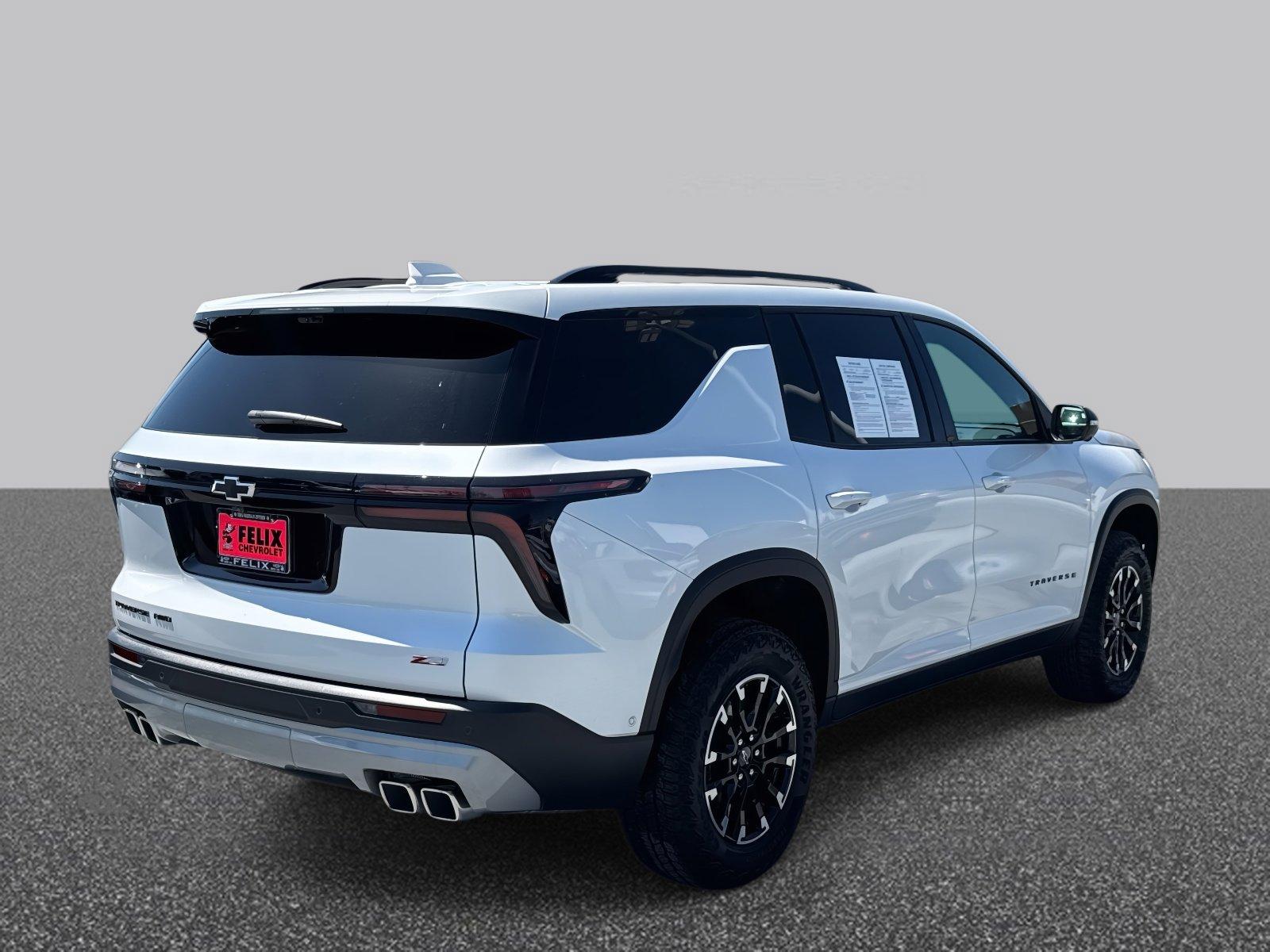 2024 Chevrolet Traverse Vehicle Photo in LOS ANGELES, CA 90007-3794