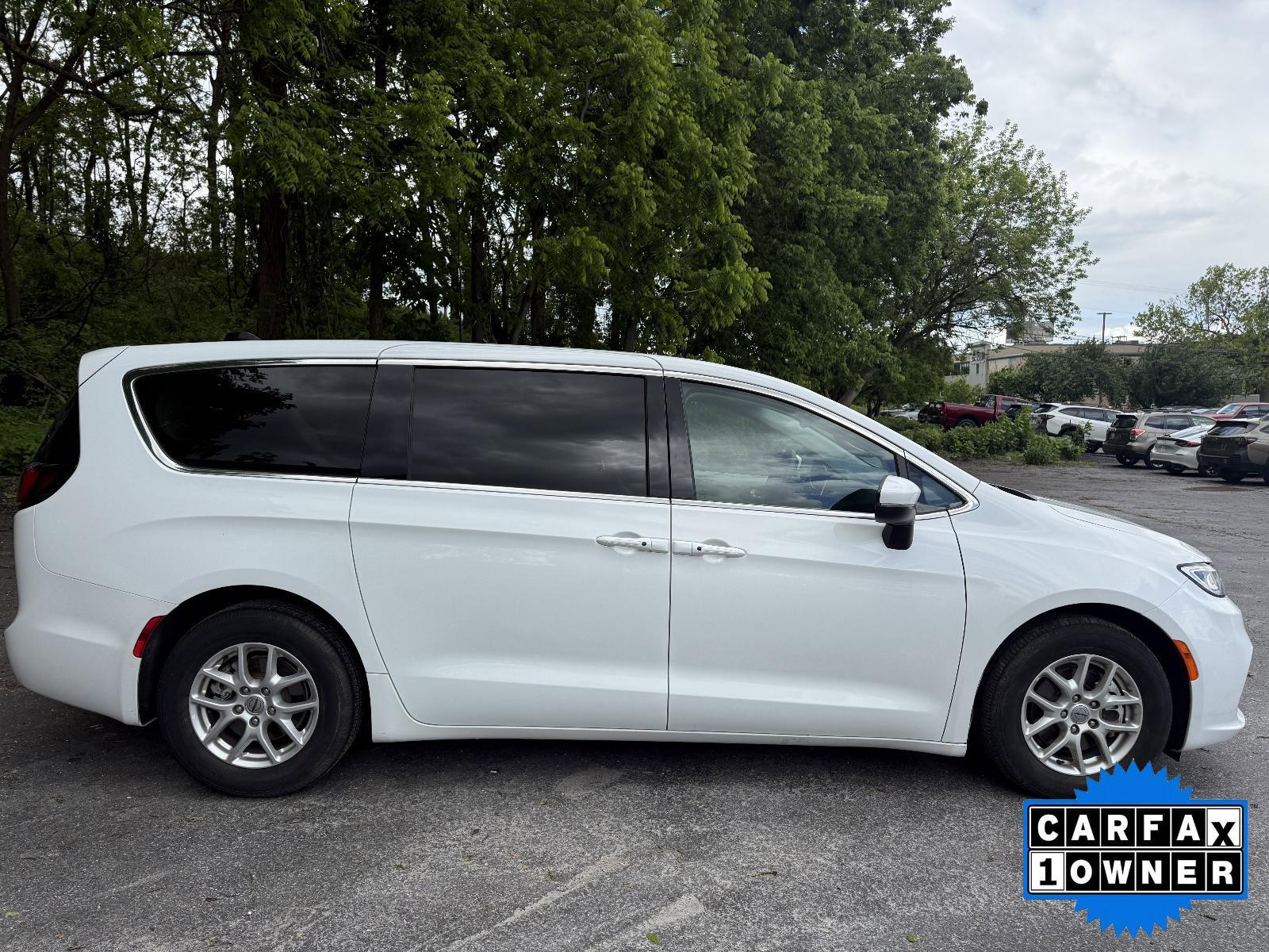 2023 Chrysler Pacifica Vehicle Photo in Harrisburg, PA 17111