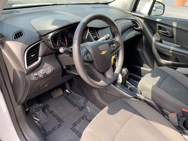 2022 Chevrolet Trax Vehicle Photo in MOON TOWNSHIP, PA 15108-2571