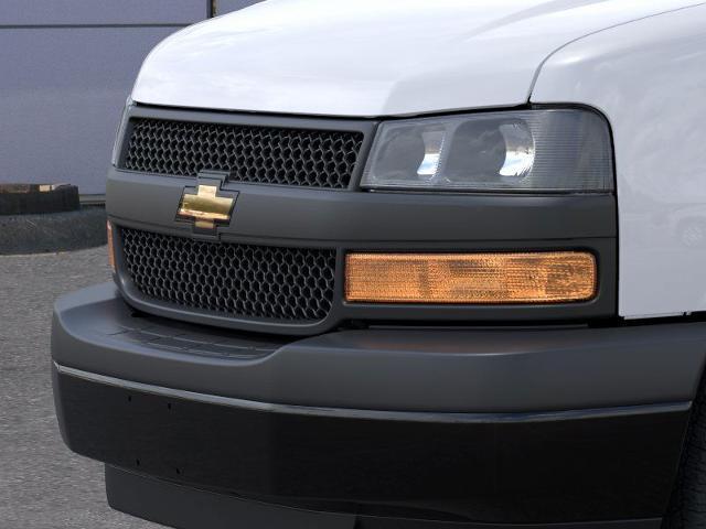 2025 Chevrolet Express Cargo Van Vehicle Photo in KANSAS CITY, MO 64114-4502