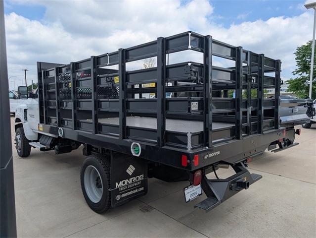 2024 Chevrolet Silverado Chassis Cab Vehicle Photo in ENGLEWOOD, CO 80113-6708