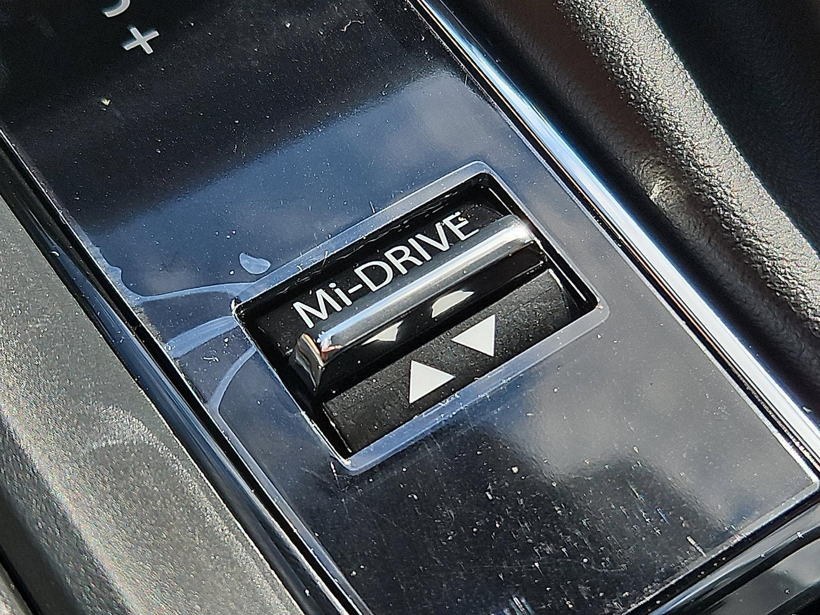 2025 Mazda CX-50 Hybrid Vehicle Photo in Trevose, PA 19053