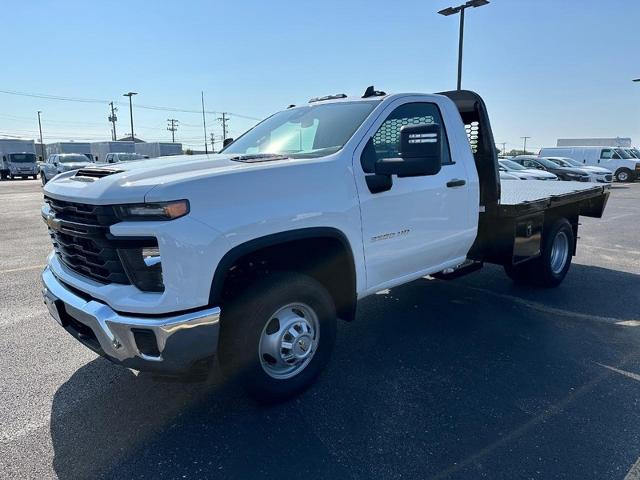 2024 Chevrolet Silverado 3500 HD Chassis Cab Vehicle Photo in COLUMBIA, MO 65203-3903