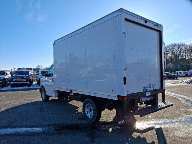 2025 GMC Savana Cutaway 3500 Vehicle Photo in DANBURY, CT 06810-5034