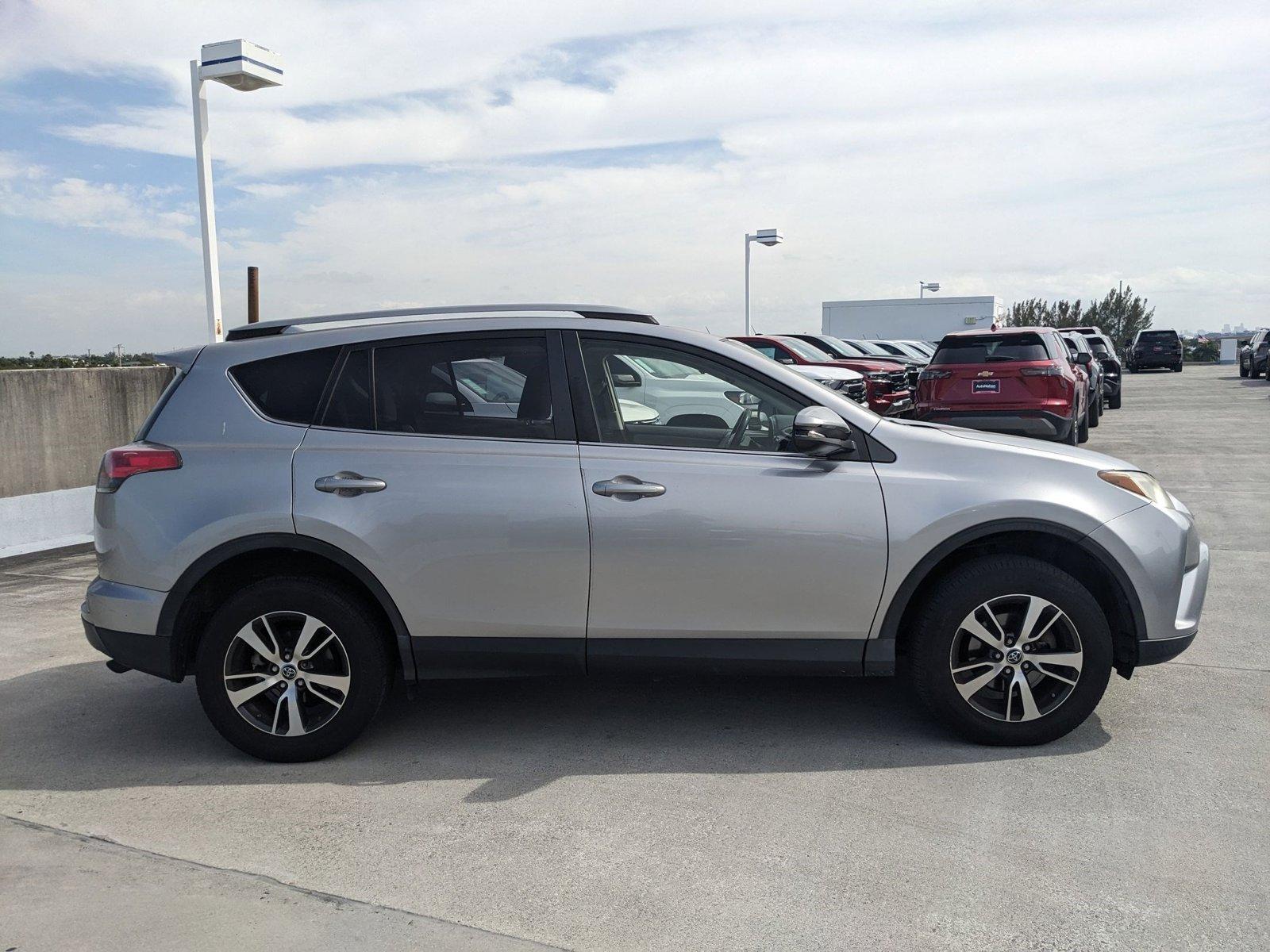 2018 Toyota RAV4 Vehicle Photo in MIAMI, FL 33172-3015