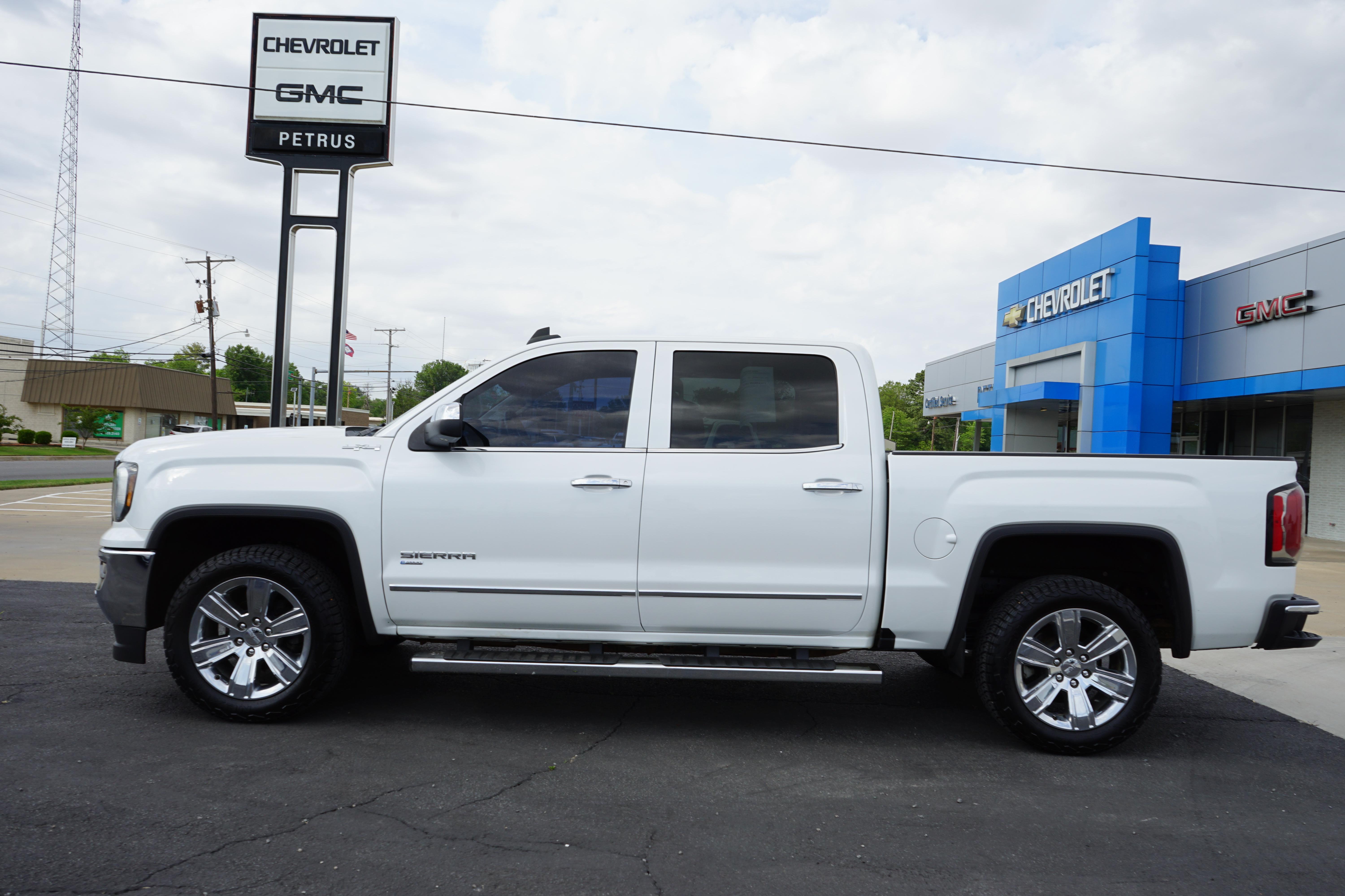 Used 2018 GMC Sierra 1500 SLT with VIN 3GTU2NERXJG270060 for sale in Little Rock
