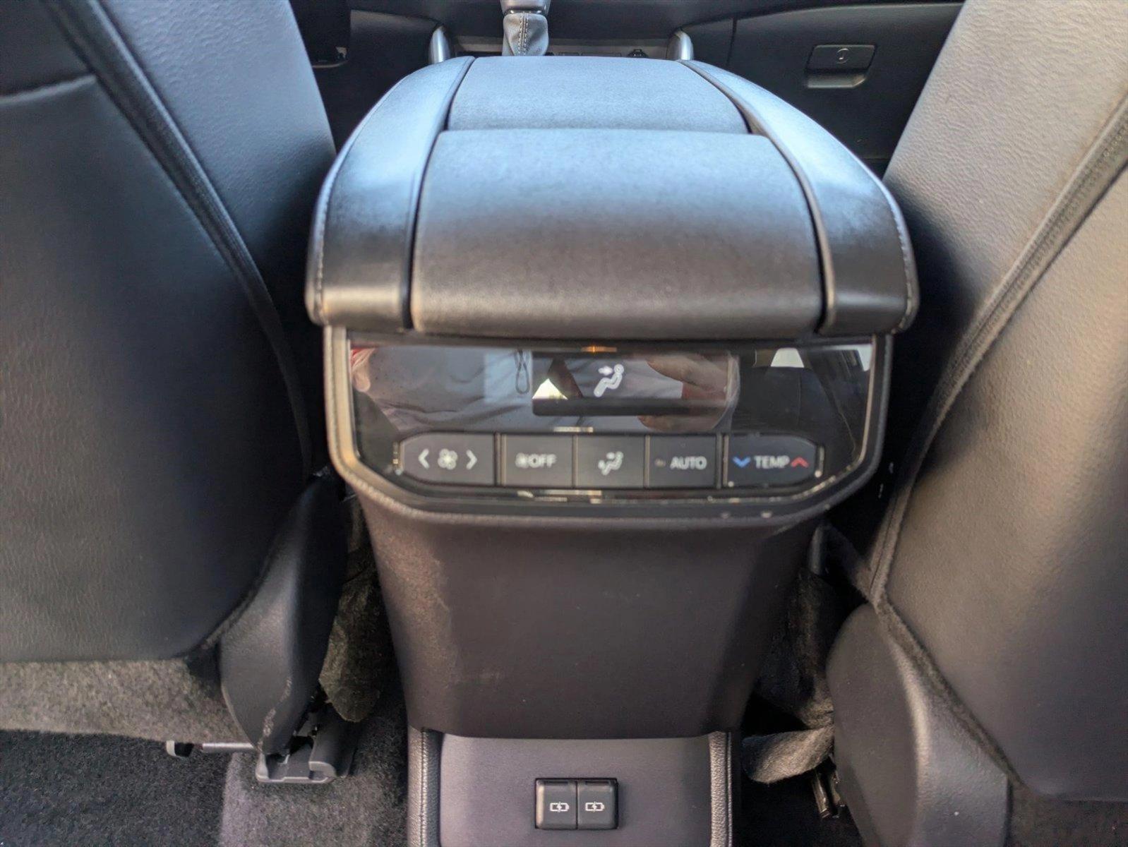 2024 Toyota Highlander Vehicle Photo in Winter Park, FL 32792