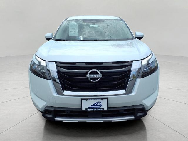 2025 Nissan Pathfinder Vehicle Photo in Oshkosh, WI 54904