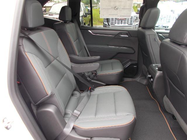2025 GMC Acadia Vehicle Photo in LOWELL, MA 01852-4336