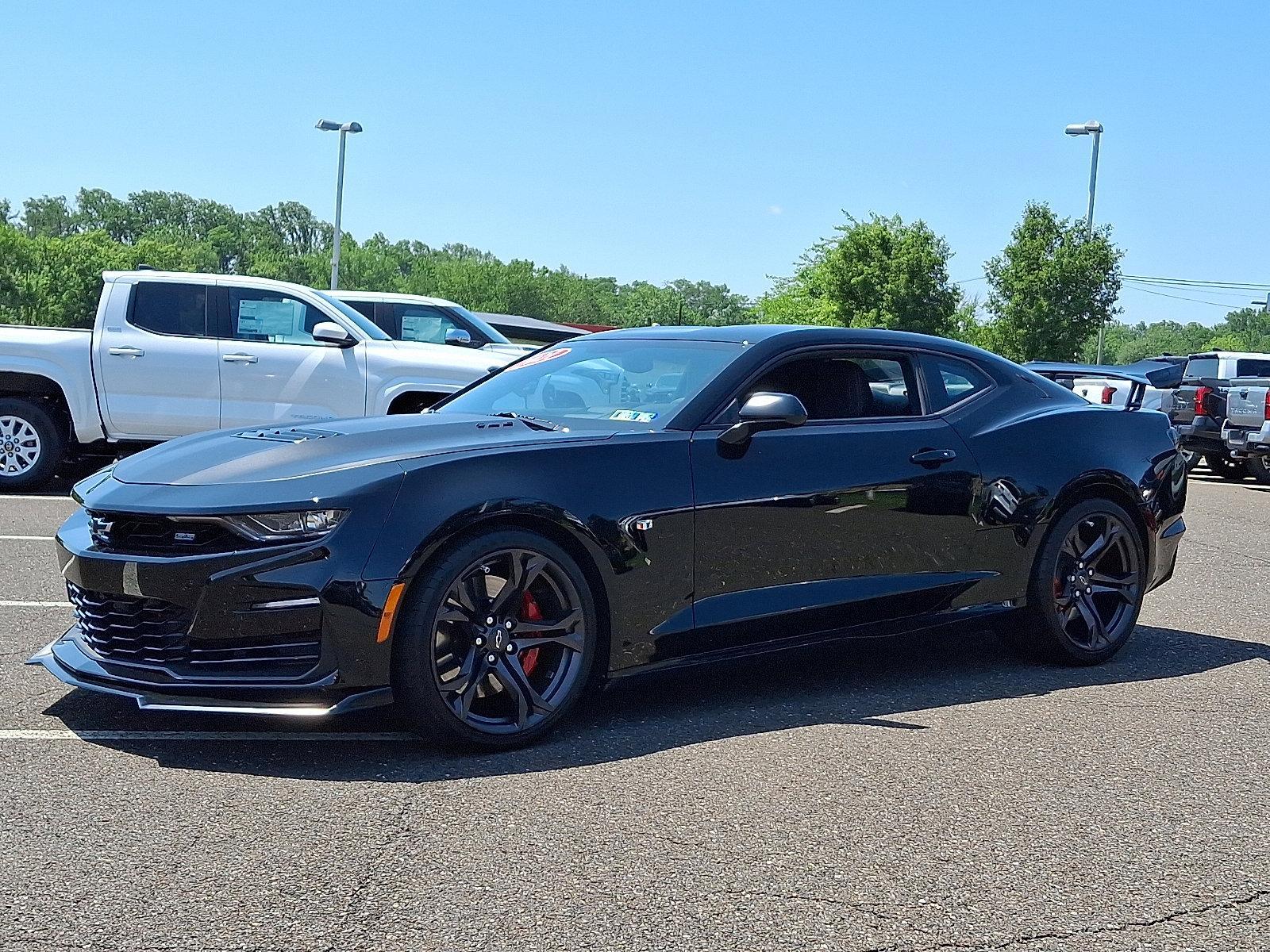2021 Chevrolet Camaro Vehicle Photo in Trevose, PA 19053