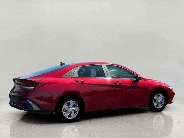 2025 Hyundai ELANTRA Vehicle Photo in Green Bay, WI 54304