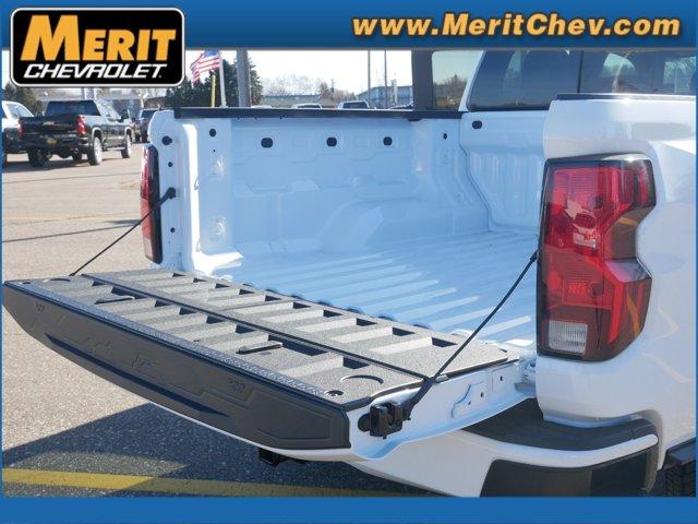 2024 Chevrolet Colorado Vehicle Photo in MAPLEWOOD, MN 55119-4794