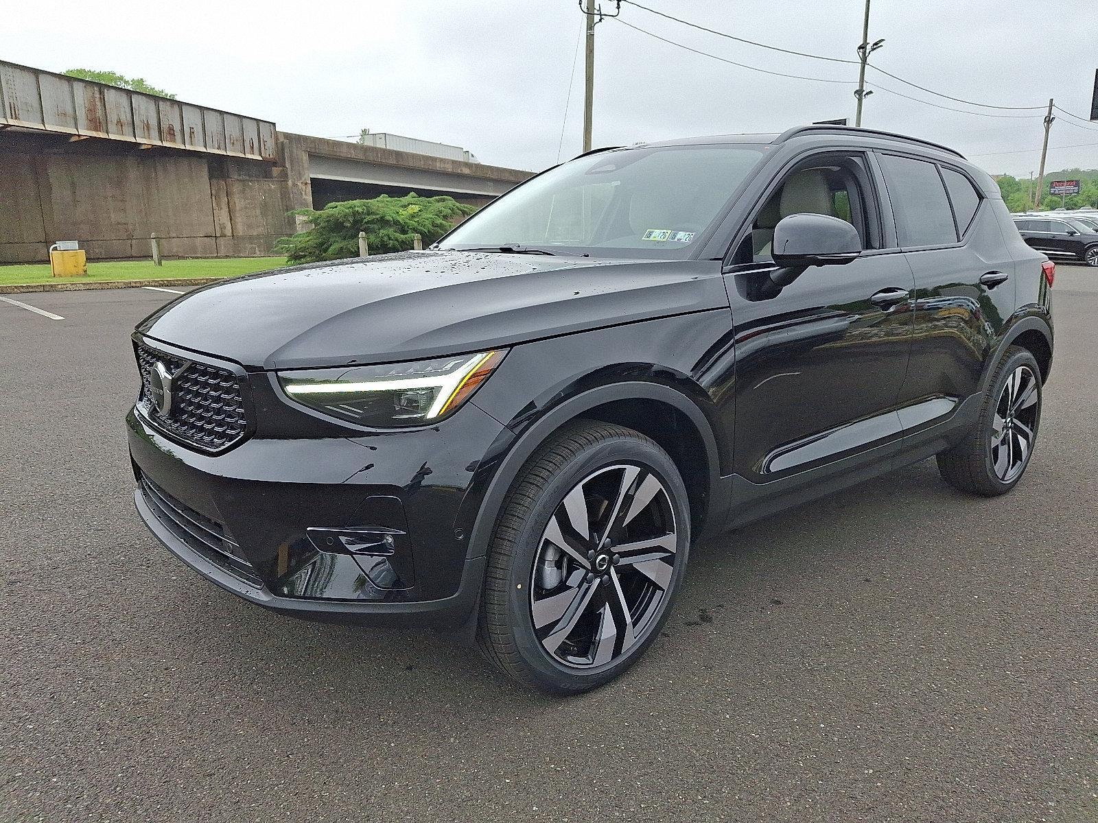 2025 Volvo XC40 Vehicle Photo in Trevose, PA 19053