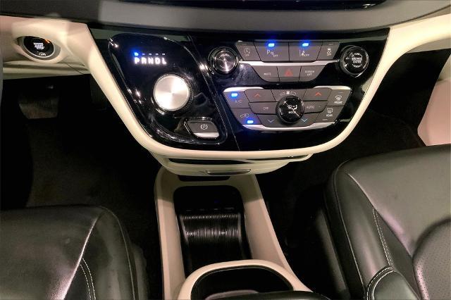 2023 Chrysler Pacifica Vehicle Photo in Lees Summit, MO 64086