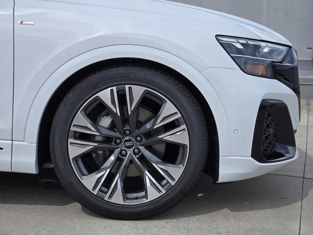 2025 Audi Q8 Vehicle Photo in SUGAR LAND, TX 77478