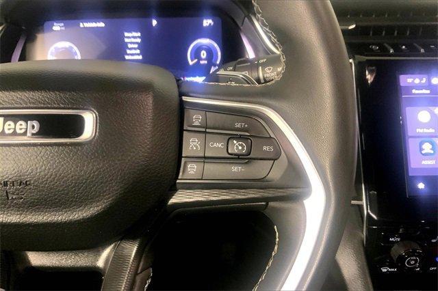 2023 Jeep Grand Cherokee L Vehicle Photo in KANSAS CITY, MO 64114-4502