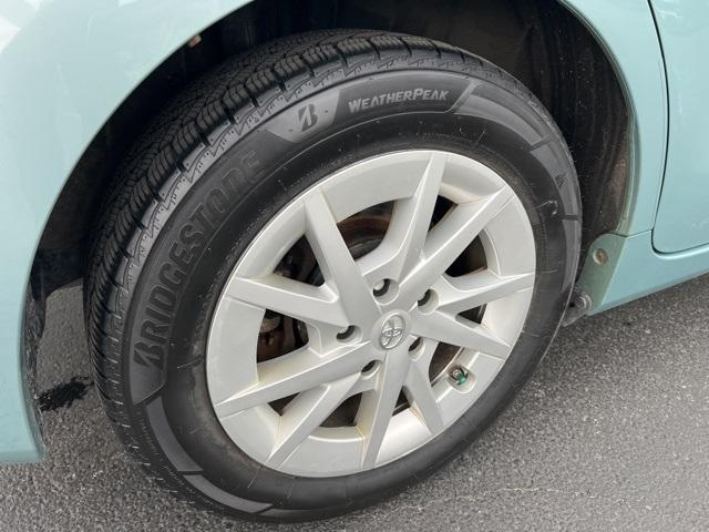 2014 Toyota Prius v Vehicle Photo in GREEN BAY, WI 54304-5303