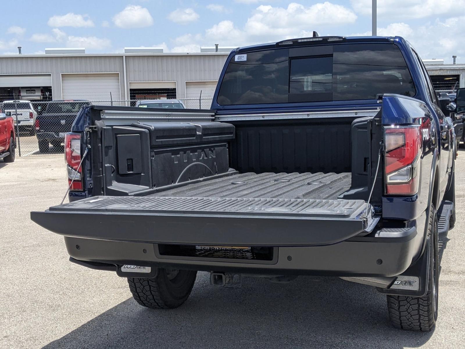 2024 Nissan Titan XD Vehicle Photo in Seguin, TX 78155