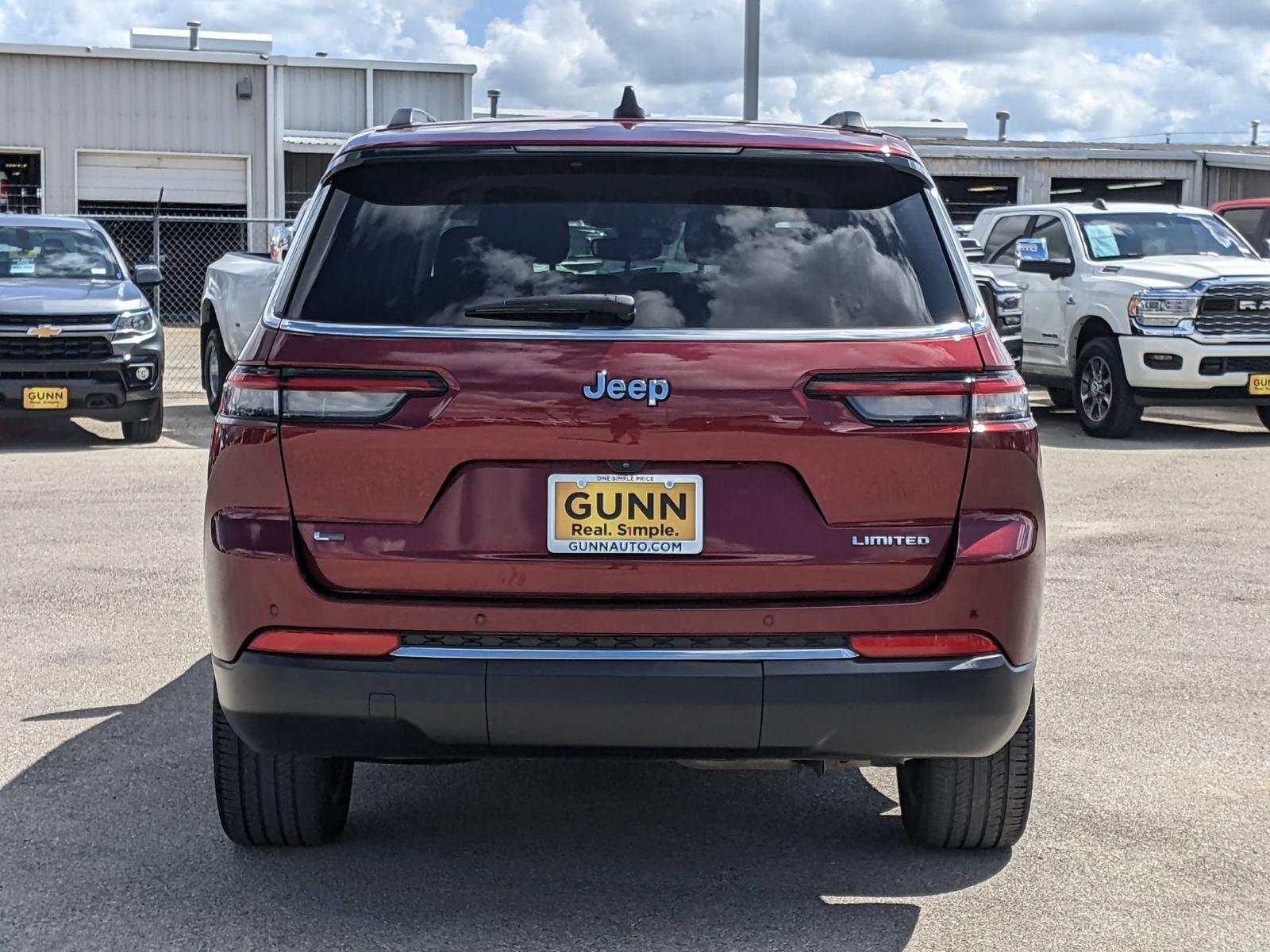 2023 Jeep Grand Cherokee L Vehicle Photo in Seguin, TX 78155