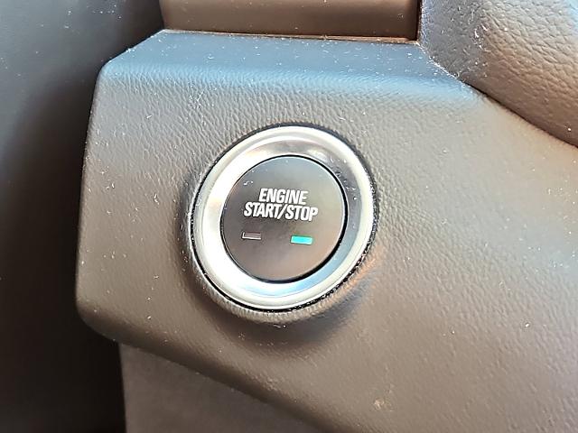 2022 GMC Terrain Vehicle Photo in TREVOSE, PA 19053-4984