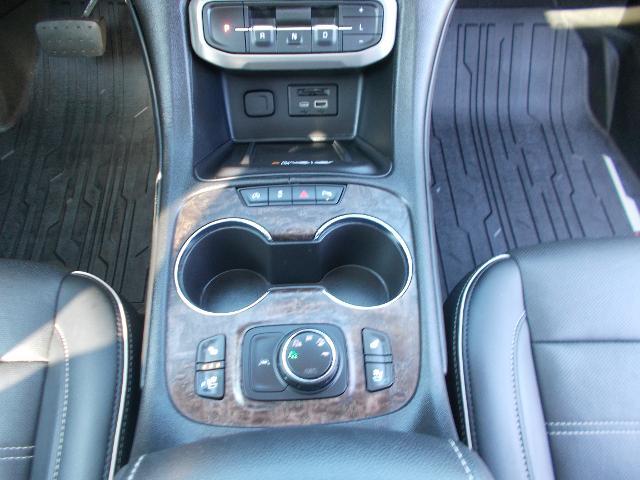 2023 GMC Acadia Vehicle Photo in LOWELL, MA 01852-4336
