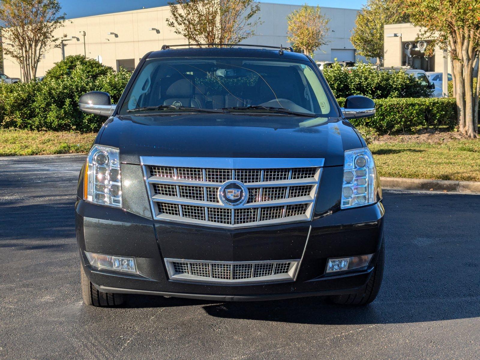 2011 Cadillac Escalade Vehicle Photo in Sanford, FL 32771